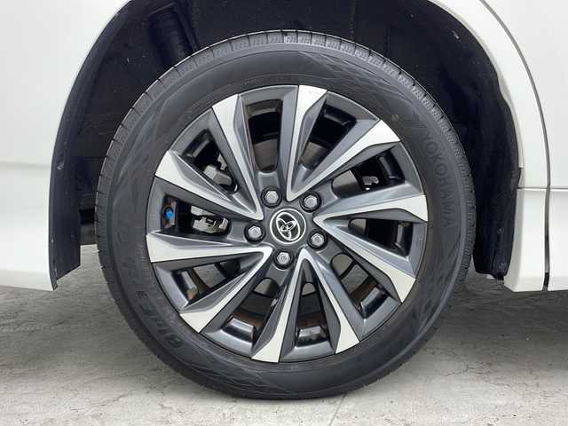 トヨタ ヴォクシー ハイブリッド S－Z 大阪府 2022(令4)年 2.2万km ホワイトパールクリスタルシャイン ワンオーナー/快適利便パッケージ/・ハンズフリーデュアルパワースライドドア/・パワーバックドア/・ナノイーX/・ステアリングヒーター/・D/N/２列目シートヒーター/・オットマン/・角度調整アームレスト/純正10.5インチディスプレイオーディオ(フルセグTV/AM/FM/CD/DVD/USB/HDMI/Miracast)/バックカメラ/ToyotaSafetySense/・プリクラッシュセーフティ/・レーダークルーズコントロール/・オートマチックハイビーム/・ロードサインアシスト/・ドライバー異常時対応システム/・プロアクティブドライビングアシスト/・発進遅れ告知機能　/パーキングサポートブレーキ/オートライト/コーナーセンサー/パワーバックドア/両側パワースライドドア/WAC/オットマン/シートヒーター/ステアリングヒーター/100V電源/純正AW/純正フロアマット
