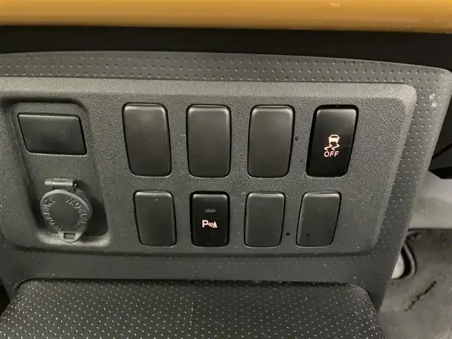 トヨタ ＦＪクルーザー カラーパッケージ 滋賀県 2015(平27)年 8.6万km イエロー/ホワイト 社外ナビ/Bluetooth/SD/CD/DVD/フルセグTV/４WD/バックカメラ/クルーズコントロール/純正フロアマット/純正17インチアルミホイール/背面タイヤ/リアソナー/ETC/リモコンキー