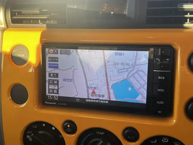 トヨタ ＦＪクルーザー カラーパッケージ 滋賀県 2015(平27)年 8.6万km イエロー/ホワイト 社外ナビ/Bluetooth/SD/CD/DVD/フルセグTV/４WD/バックカメラ/クルーズコントロール/純正フロアマット/純正17インチアルミホイール/背面タイヤ/リアソナー/ETC/リモコンキー