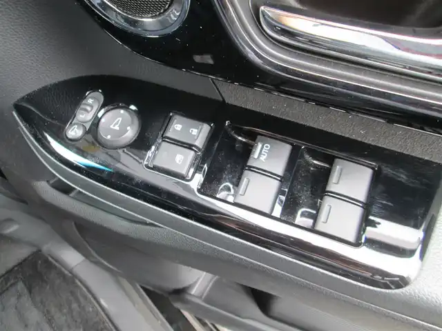 ホンダ Ｎ ＢＯＸ カスタム L ターボ 千葉県 2021(令3)年 2.8万km クリスタルブラックパール ワンオーナー/純正ナビ、フルセグTV/バックカメラ/純正オーディオ【DVD/CD/BT/SD/USB】/Honda SENSING/両側パワースライドドア/LEDヘッドライト&LEDフォグランプ/ヘッドライトレベライザー/レーダークルーズコントロール/パドルシフト付き革巻きステアリング/ナビ連動ステアリングスイッチ/ハーフレザーシート/前席シートヒーター/リアコーナーセンサー/ビルトインETC、スペアキー/取扱説明書/新車時保証書/ナビ取扱説明書/ホンダ整備記録簿(R4/5/6)