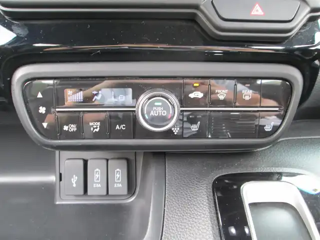 ホンダ Ｎ ＢＯＸ カスタム L ターボ 千葉県 2021(令3)年 2.8万km クリスタルブラックパール ワンオーナー/純正ナビ、フルセグTV/バックカメラ/純正オーディオ【DVD/CD/BT/SD/USB】/Honda SENSING/両側パワースライドドア/LEDヘッドライト&LEDフォグランプ/ヘッドライトレベライザー/レーダークルーズコントロール/パドルシフト付き革巻きステアリング/ナビ連動ステアリングスイッチ/ハーフレザーシート/前席シートヒーター/リアコーナーセンサー/ビルトインETC、スペアキー/取扱説明書/新車時保証書/ナビ取扱説明書/ホンダ整備記録簿(R4/5/6)