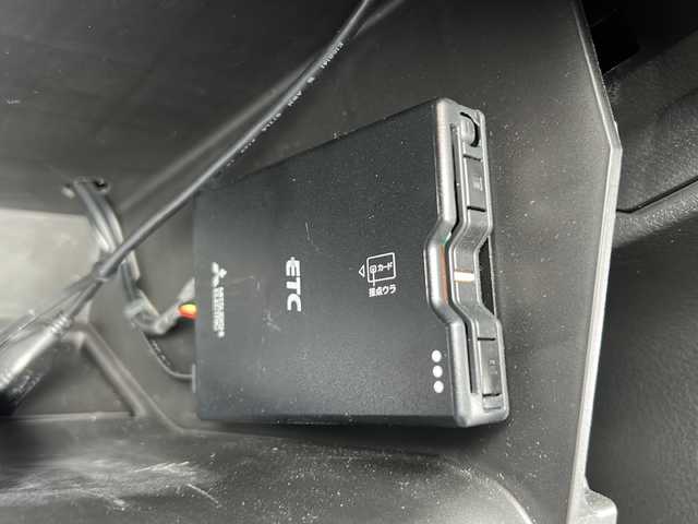 スズキ エスクード 静岡県 2023(令5)年 2.3万km コスミックブラックパール 【主要装備】/純正ナビ　/バックカメラ　/ＥＴＣ　/レーダークルーズコントロール　/プリクラッシュセーフティ　/ステアリングスイッチ　/前後ドライブレコーダー　/フルセグ　/シートヒーター　/ハーフレザーシート　/ＬＥＤヘッドライト