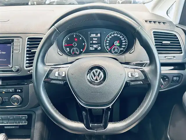 フォルクスワーゲン シャラン TDI ハイライン 大阪府 2022(令4)年 4.3万km 黒 純正ディスプレイオーディオ/applecarplay/バックカメラ/ハーフレザー/Ｄパワーシート/シートヒーター/ACC/ブラインドスポット/純正17インチAW/HIDヘッドライト/電動リアゲート/両側パワースライドドア/パドルシフト/ETC/ドラレコ
