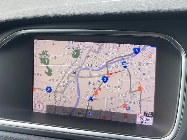 ボルボ Ｖ４０ T3 タックエディション 熊本県 2019(令1)年 3.3万km オニキスブラックP ・スマートキー/・プッシュスタート/・衝突警告/・レーンキーピングエイド/・道路標識情報/・CitySafety/・ブラインドスポットモニター/・距離アラート/・ドライバーアラート/・クルーズコントロール(追従式)/・前席パワーシート/・前席シートヒーター /・純正HDDナビ/　【DVD・Bluetooth・MSV】/・バックカメラ/・ETC/・LEDヘッドランプ/・純正マット/・純正バイザー