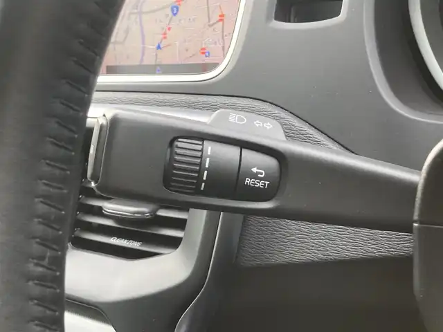 ボルボ Ｖ４０ T3 タックエディション 熊本県 2019(令1)年 3.3万km オニキスブラックP ・スマートキー/・プッシュスタート/・衝突警告/・レーンキーピングエイド/・道路標識情報/・CitySafety/・ブラインドスポットモニター/・距離アラート/・ドライバーアラート/・クルーズコントロール(追従式)/・前席パワーシート/・前席シートヒーター /・純正HDDナビ/　【DVD・Bluetooth・MSV】/・バックカメラ/・ETC/・LEDヘッドランプ/・純正マット/・純正バイザー