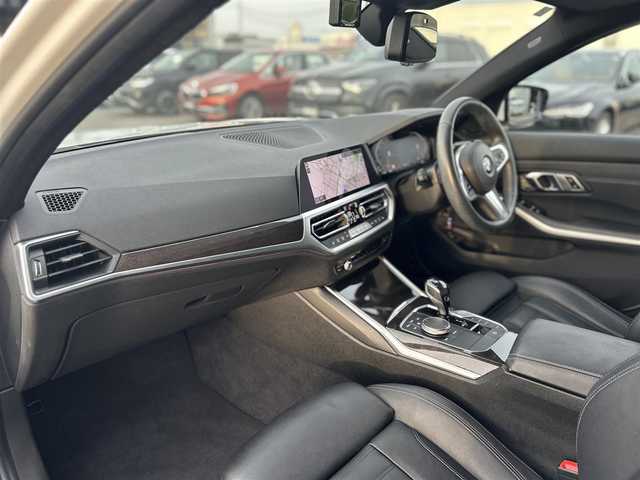 ＢＭＷ ３３０ｉ Mスポーツ 滋賀県 2019(令1)年 2.9万km 白 ワンオーナー/純正ナビ／フルセグテレビ／Bluetooth／USB/１９インチAW/D/Nパワーシート/シートヒーター　/パワーバックドア/前後ドライブレコーダー/360°カメラ/AppleCarPlay/レザーシート/ＡＣＣ/ＬＫＡ/BSM/Mスポーツ