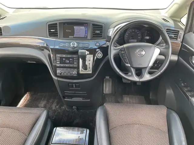 日産 エルグランド 250HWS アーバンクロム 佐賀県 2012(平24)年 10万km ブリリアントホワイトパール （株)IDOMが運営する【じしゃロン佐賀店】の自社ローン専用車両になります。/こちらは現金またはオートローンご利用時の価格です。自社ローンご希望の方は別途その旨お申付け下さい/禁煙車/純正HDDナビ/（DVD/FM/AM）/全方位カメラ/TV/両側電動スライドドア/横滑り防止装置/後部座席モニター/ハロゲンライト/オートライト/ハーフレザー/フロアマット/取扱説明書