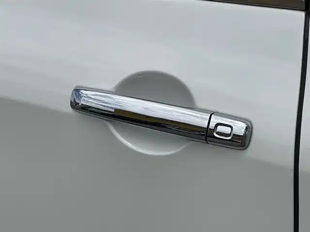 日産 エルグランド 250HWS アーバンクロム 佐賀県 2012(平24)年 10万km ブリリアントホワイトパール （株)IDOMが運営する【じしゃロン佐賀店】の自社ローン専用車両になります。/こちらは現金またはオートローンご利用時の価格です。自社ローンご希望の方は別途その旨お申付け下さい/禁煙車/純正HDDナビ/（DVD/FM/AM）/全方位カメラ/TV/両側電動スライドドア/横滑り防止装置/後部座席モニター/ハロゲンライト/オートライト/ハーフレザー/フロアマット/取扱説明書