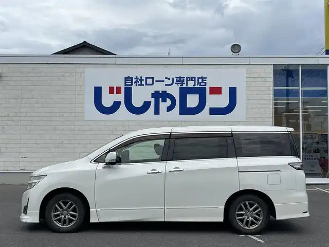 日産 エルグランド 250HWS アーバンクロム 佐賀県 2012(平24)年 10万km ブリリアントホワイトパール （株)IDOMが運営する【じしゃロン佐賀店】の自社ローン専用車両になります。/こちらは現金またはオートローンご利用時の価格です。自社ローンご希望の方は別途その旨お申付け下さい/禁煙車/純正HDDナビ/（DVD/FM/AM）/全方位カメラ/TV/両側電動スライドドア/横滑り防止装置/後部座席モニター/ハロゲンライト/オートライト/ハーフレザー/フロアマット/取扱説明書
