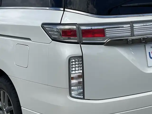 日産 エルグランド 250HWS アーバンクロム 佐賀県 2012(平24)年 10万km ブリリアントホワイトパール （株)IDOMが運営する【じしゃロン佐賀店】の自社ローン専用車両になります。/こちらは現金またはオートローンご利用時の価格です。自社ローンご希望の方は別途その旨お申付け下さい/禁煙車/純正HDDナビ/（DVD/FM/AM）/全方位カメラ/TV/両側電動スライドドア/横滑り防止装置/後部座席モニター/ハロゲンライト/オートライト/ハーフレザー/フロアマット/取扱説明書
