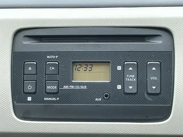 スズキ アルト L 道央・札幌 2019(令1)年 1.6万km スペリアホワイト ４WD/純正オーディオ/AM/FM/CD/AUX/横滑り防止装置/前席シートヒーター/リモコンキー/ハロゲンヘッドライト/ヘッドライトレベライザー/フロアマット/ドアバイザー/鉄チンホイール付冬タイヤ積込/145/80/R13/2018年/山6mm
