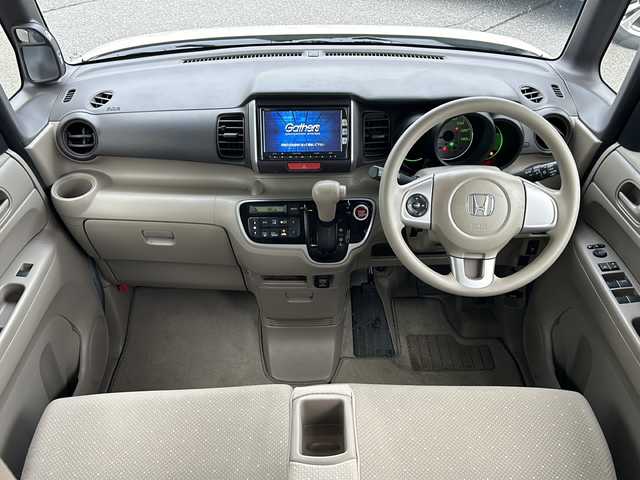 ホンダ Ｎ ＢＯＸ G Lパッケージ 山形県 2013(平25)年 8.1万km ヒダマリアイボリーパール 禁煙車/４WD/横滑り防止装置/バックカメラ/純正ナビ/（CD/DVD/Bluetooth）/片側パワースライドドア/純正フロアマット/HIDヘッドライト/フォグランプ/オートライト/プッシュスタート/スマートキー