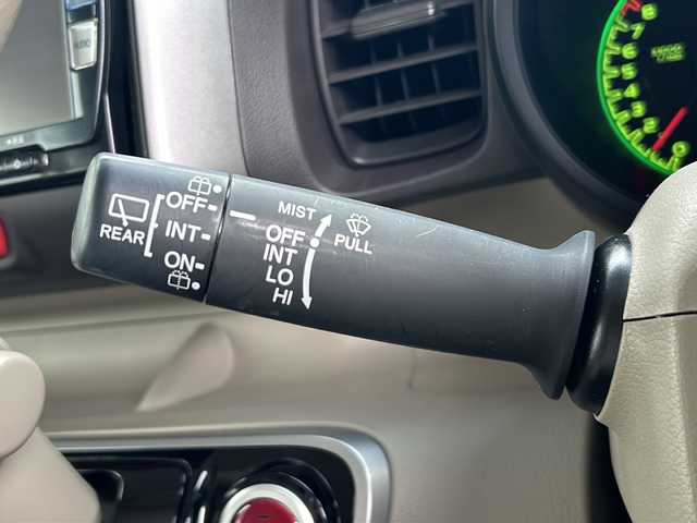 ホンダ Ｎ ＢＯＸ G Lパッケージ 山形県 2013(平25)年 8.1万km ヒダマリアイボリーパール 禁煙車/４WD/横滑り防止装置/バックカメラ/純正ナビ/（CD/DVD/Bluetooth）/片側パワースライドドア/純正フロアマット/HIDヘッドライト/フォグランプ/オートライト/プッシュスタート/スマートキー