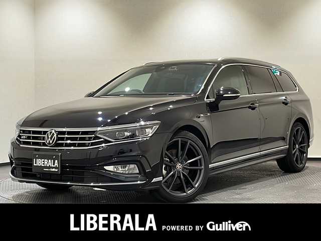 フォルクスワーゲン ＶＷ パサート ヴァリアント TDI Rライン 新潟県 2022(令4)年 2.9万km ディープブラックパールエフェクト オプション/電動パノラマガラスルーフ/Rline標準装備/・Rline専用ナパレザーシート/・Rline専用ペダルクラスター/・19インチアルミホイール/標準装備/・デジタルメータークラスター/・ヘッドアップディスプレイ/・LEDマトリックスヘッドライト/・パークディスタンスコントロール/・オブティカルパーキングシステム/・シートヒーター/・パワーシート/・パワーテールゲート/・アダプティブクルーズコントロール/・レーンキープアシスト/・レーンチェンジアシスト/・Volkswagen純正DiscoverPro/・Applecarplay/・Androidauto/・フルセグTV/・ETC