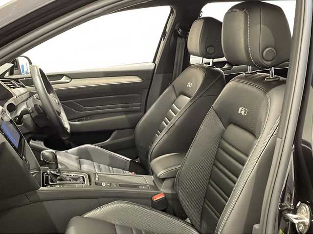 フォルクスワーゲン ＶＷ パサート ヴァリアント TDI Rライン 新潟県 2022(令4)年 2.9万km ディープブラックパールエフェクト オプション/電動パノラマガラスルーフ/Rline標準装備/・Rline専用ナパレザーシート/・Rline専用ペダルクラスター/・19インチアルミホイール/標準装備/・デジタルメータークラスター/・ヘッドアップディスプレイ/・LEDマトリックスヘッドライト/・パークディスタンスコントロール/・オブティカルパーキングシステム/・シートヒーター/・パワーシート/・パワーテールゲート/・アダプティブクルーズコントロール/・レーンキープアシスト/・レーンチェンジアシスト/・Volkswagen純正DiscoverPro/・Applecarplay/・Androidauto/・フルセグTV/・ETC