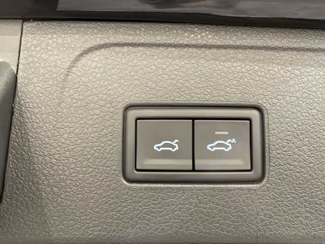 フォルクスワーゲン ＶＷ パサート ヴァリアント TDI Rライン 新潟県 2022(令4)年 2.9万km ディープブラックパールエフェクト オプション/電動パノラマガラスルーフ/Rline標準装備/・Rline専用ナパレザーシート/・Rline専用ペダルクラスター/・19インチアルミホイール/標準装備/・デジタルメータークラスター/・ヘッドアップディスプレイ/・LEDマトリックスヘッドライト/・パークディスタンスコントロール/・オブティカルパーキングシステム/・シートヒーター/・パワーシート/・パワーテールゲート/・アダプティブクルーズコントロール/・レーンキープアシスト/・レーンチェンジアシスト/・Volkswagen純正DiscoverPro/・Applecarplay/・Androidauto/・フルセグTV/・ETC