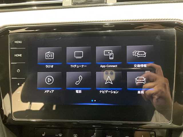 フォルクスワーゲン ＶＷ パサート ヴァリアント TDI Rライン 新潟県 2022(令4)年 2.9万km ディープブラックパールエフェクト オプション/電動パノラマガラスルーフ/Rline標準装備/・Rline専用ナパレザーシート/・Rline専用ペダルクラスター/・19インチアルミホイール/標準装備/・デジタルメータークラスター/・ヘッドアップディスプレイ/・LEDマトリックスヘッドライト/・パークディスタンスコントロール/・オブティカルパーキングシステム/・シートヒーター/・パワーシート/・パワーテールゲート/・アダプティブクルーズコントロール/・レーンキープアシスト/・レーンチェンジアシスト/・Volkswagen純正DiscoverPro/・Applecarplay/・Androidauto/・フルセグTV/・ETC