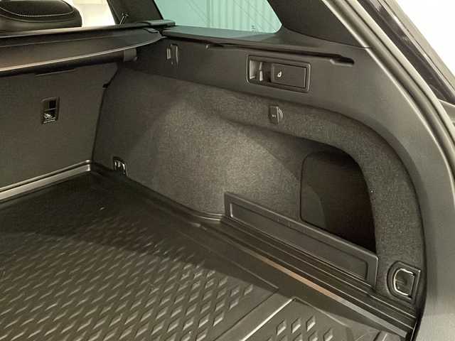 フォルクスワーゲン ＶＷ パサート ヴァリアント TDI Rライン 新潟県 2022(令4)年 2.9万km ディープブラックパールエフェクト オプション/電動パノラマガラスルーフ/Rline標準装備/・Rline専用ナパレザーシート/・Rline専用ペダルクラスター/・19インチアルミホイール/標準装備/・デジタルメータークラスター/・ヘッドアップディスプレイ/・LEDマトリックスヘッドライト/・パークディスタンスコントロール/・オブティカルパーキングシステム/・シートヒーター/・パワーシート/・パワーテールゲート/・アダプティブクルーズコントロール/・レーンキープアシスト/・レーンチェンジアシスト/・Volkswagen純正DiscoverPro/・Applecarplay/・Androidauto/・フルセグTV/・ETC