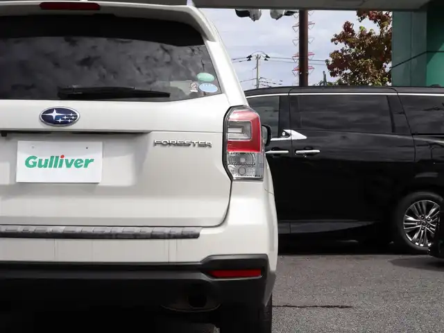 スバル フォレスター 2．0XT アイサイト 神奈川県 2015(平27)年 5.9万km クリスタルホワイトP 4WD/シルバールーフレール/ステアリングスイッチ/ETC /バックカメラ /純正メモリナビ /CD/DVDプレーヤー/フルセグテレビ/シートヒーター/クルーズコントロール/ドアバイザー/プッシュスタート/保証書/取説/スペアキー/記録簿(H28/29/30/R3/5/6/)