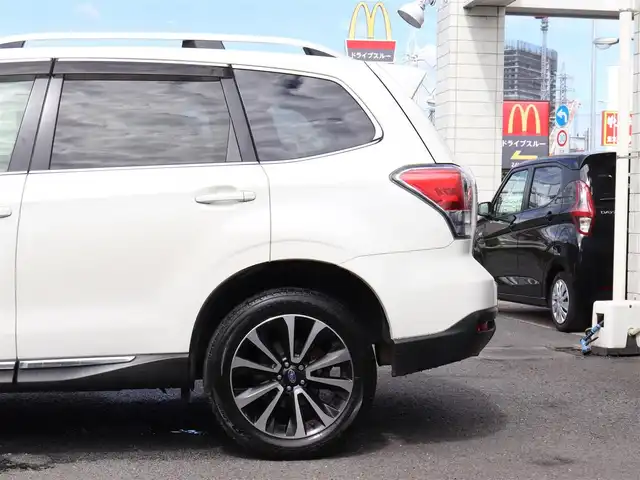 スバル フォレスター 2．0XT アイサイト 神奈川県 2015(平27)年 5.9万km クリスタルホワイトP 4WD/シルバールーフレール/ステアリングスイッチ/ETC /バックカメラ /純正メモリナビ /CD/DVDプレーヤー/フルセグテレビ/シートヒーター/クルーズコントロール/ドアバイザー/プッシュスタート/保証書/取説/スペアキー/記録簿(H28/29/30/R3/5/6/)