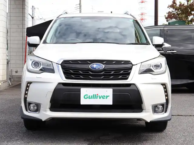 スバル フォレスター 2．0XT アイサイト 神奈川県 2015(平27)年 5.9万km クリスタルホワイトP 4WD/シルバールーフレール/ステアリングスイッチ/ETC /バックカメラ /純正メモリナビ /CD/DVDプレーヤー/フルセグテレビ/シートヒーター/クルーズコントロール/ドアバイザー/プッシュスタート/保証書/取説/スペアキー/記録簿(H28/29/30/R3/5/6/)