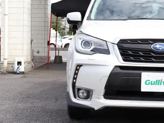 スバル フォレスター 2．0XT アイサイト 神奈川県 2015(平27)年 5.9万km クリスタルホワイトP 4WD/シルバールーフレール/ステアリングスイッチ/ETC /バックカメラ /純正メモリナビ /CD/DVDプレーヤー/フルセグテレビ/シートヒーター/クルーズコントロール/ドアバイザー/プッシュスタート/保証書/取説/スペアキー/記録簿(H28/29/30/R3/5/6/)