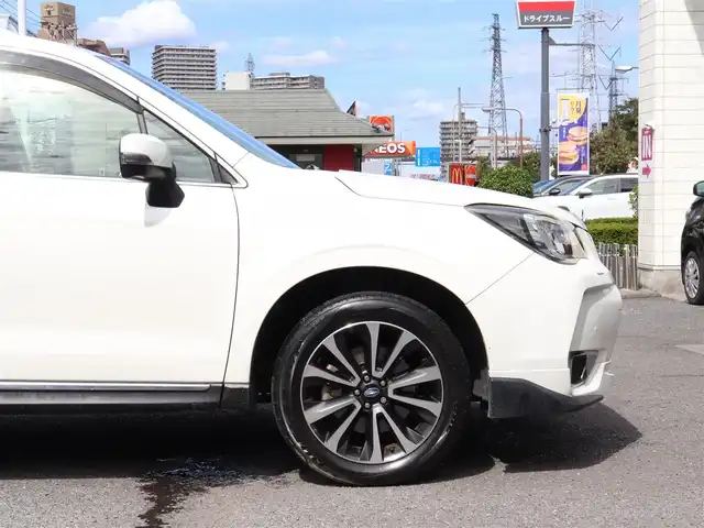 スバル フォレスター 2．0XT アイサイト 神奈川県 2015(平27)年 5.9万km クリスタルホワイトP 4WD/シルバールーフレール/ステアリングスイッチ/ETC /バックカメラ /純正メモリナビ /CD/DVDプレーヤー/フルセグテレビ/シートヒーター/クルーズコントロール/ドアバイザー/プッシュスタート/保証書/取説/スペアキー/記録簿(H28/29/30/R3/5/6/)