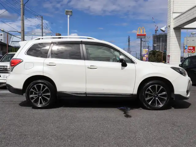 スバル フォレスター 2．0XT アイサイト 神奈川県 2015(平27)年 5.9万km クリスタルホワイトP 4WD/シルバールーフレール/ステアリングスイッチ/ETC /バックカメラ /純正メモリナビ /CD/DVDプレーヤー/フルセグテレビ/シートヒーター/クルーズコントロール/ドアバイザー/プッシュスタート/保証書/取説/スペアキー/記録簿(H28/29/30/R3/5/6/)