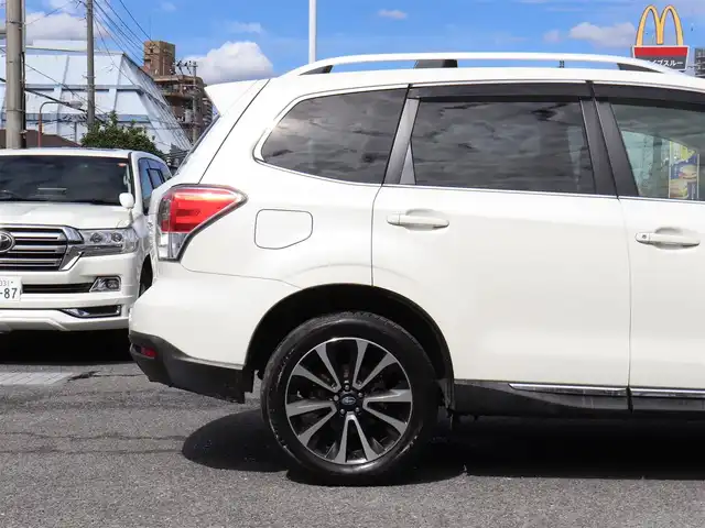 スバル フォレスター 2．0XT アイサイト 神奈川県 2015(平27)年 5.9万km クリスタルホワイトP 4WD/シルバールーフレール/ステアリングスイッチ/ETC /バックカメラ /純正メモリナビ /CD/DVDプレーヤー/フルセグテレビ/シートヒーター/クルーズコントロール/ドアバイザー/プッシュスタート/保証書/取説/スペアキー/記録簿(H28/29/30/R3/5/6/)