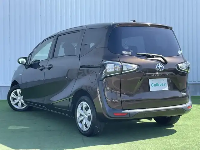トヨタ シエンタ ハイブリッド X 香川県 2019(令1)年 7.5万km ヴィンテージブラウンパールクリスタルシャイン 純正SDナビゲーション（NSLN-W68）/【AM/FM/Bluetooth】/バックカメラ/クリアランスソナー（前後）/トヨタセーフティセンス/→プリクラッシュセーフティ（衝突被害軽減）/→プロアクティブドライビングアシスト（ハンドル操作支援）/→レーンディパーチャーアラート（車線逸脱警報）/→オートマチックハイビーム/ETC/片側パワースライドドア/フロアマット/電動格納ミラー（ウィンカー付）/横滑り防止装置/スマートキー/スペアキー