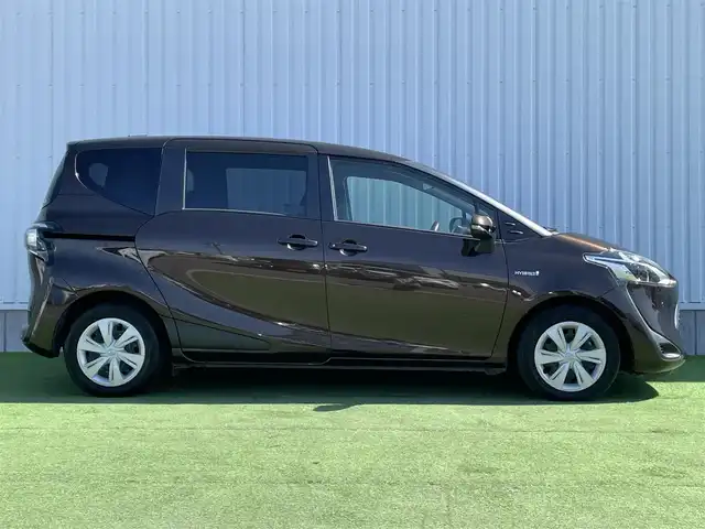 トヨタ シエンタ ハイブリッド X 香川県 2019(令1)年 7.5万km ヴィンテージブラウンパールクリスタルシャイン 純正SDナビゲーション（NSLN-W68）/【AM/FM/Bluetooth】/バックカメラ/クリアランスソナー（前後）/トヨタセーフティセンス/→プリクラッシュセーフティ（衝突被害軽減）/→プロアクティブドライビングアシスト（ハンドル操作支援）/→レーンディパーチャーアラート（車線逸脱警報）/→オートマチックハイビーム/ETC/片側パワースライドドア/フロアマット/電動格納ミラー（ウィンカー付）/横滑り防止装置/スマートキー/スペアキー