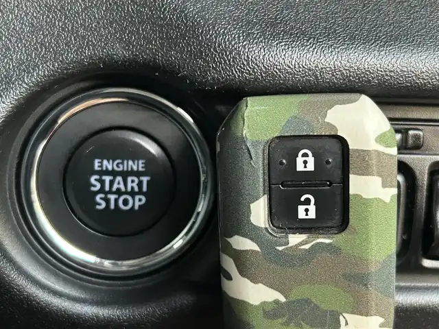 スズキ ジムニー XC 兵庫県 2021(令3)年 3.1万km ピュアホワイトP 純正ナビ/BTオーディオ/フルセグテレビ/CD/DVD再生機能/USBポート/バックカメラ/ETC/前席シートヒーター/LEDヘッドライト/オートライト/フォグランプ/純正16インチAW/純正フロアマット/ドアバイザー