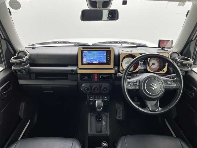 スズキ ジムニー XC 愛知県 2021(令3)年 3.1万km ピュアホワイトP 純正ナビ/・Bluetooth接続/・フルセグTV/・CD/DVD再生機能/USBポート/バックカメラ/ビルトインETC/前席シートヒーター/LEDヘッドライト（オートライト/オートハイビーム）/フォグランプ/純正16インチAW/純正フロアマット/ドアバイザー/衝突被害軽減ブレーキ/車線逸脱警報機能