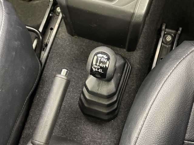 スズキ ジムニー XC 愛知県 2021(令3)年 3.1万km ピュアホワイトP 純正ナビ/・Bluetooth接続/・フルセグTV/・CD/DVD再生機能/USBポート/バックカメラ/ビルトインETC/前席シートヒーター/LEDヘッドライト（オートライト/オートハイビーム）/フォグランプ/純正16インチAW/純正フロアマット/ドアバイザー/衝突被害軽減ブレーキ/車線逸脱警報機能