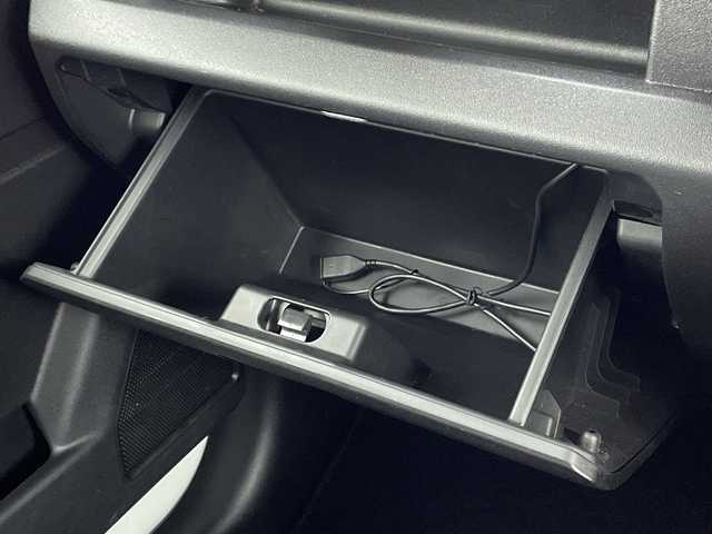 スズキ ジムニー XC 愛知県 2021(令3)年 3.1万km ピュアホワイトP 純正ナビ/・Bluetooth接続/・フルセグTV/・CD/DVD再生機能/USBポート/バックカメラ/ビルトインETC/前席シートヒーター/LEDヘッドライト（オートライト/オートハイビーム）/フォグランプ/純正16インチAW/純正フロアマット/ドアバイザー/衝突被害軽減ブレーキ/車線逸脱警報機能