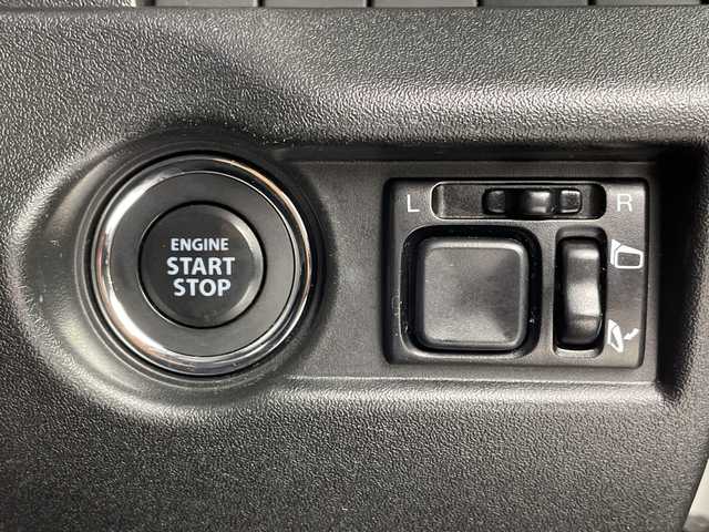 スズキ ジムニー XC 愛知県 2021(令3)年 3.1万km ピュアホワイトP 純正ナビ/・Bluetooth接続/・フルセグTV/・CD/DVD再生機能/USBポート/バックカメラ/ビルトインETC/前席シートヒーター/LEDヘッドライト（オートライト/オートハイビーム）/フォグランプ/純正16インチAW/純正フロアマット/ドアバイザー/衝突被害軽減ブレーキ/車線逸脱警報機能