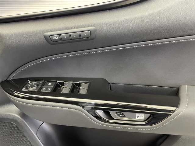 レクサス ＮＸ 350 Fスポーツ 栃木県 2023(令5)年 1.3万km ホワイトノーヴァガラスフレーク ４WD/2.4リッターターボ/寒冷地仕様/パノラミックビューモニター/カラーヘッドアップディスプレイ/パフォーマンスダンパー/NAVI・AI-AVS/ハンズフリーパワーバックドア/Fスポーツ専用本革シート/レクサスセーフティシステム＋/レーダークルーズコントロール/レーントレーシングアシスト/レーンチェンジアシスト/緊急時操舵支援/プリクラッシュセーフティ/プロアクティブドライビングアシスト/オートマチックハイビーム/ドアオープン制御付き安心降車アシスト/フロントクロストラフィックアラート/ブラインドスポットモニター/クリアランスソナー/パーキングサポートブレーキ/ダウンヒルアシスト/パワーシート・シートヒーター・シートベンチレーション(前席)/ステアリングヒーター/AC100V100Wアクセサリーコンセント/14インチディスプレイオーディオ/コネクティッドナビ/フルセグTV/純正ドライブレコーダー(前後)/ETC2.0/純正20インチアルミホイール