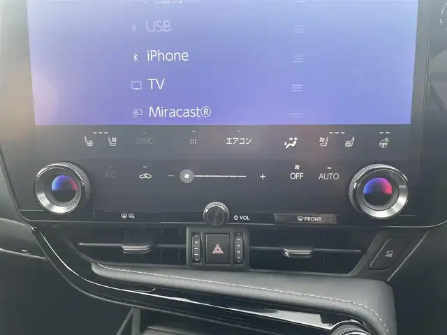 レクサス ＮＸ 350 Fスポーツ 栃木県 2023(令5)年 1.3万km ホワイトノーヴァガラスフレーク ４WD/2.4リッターターボ/寒冷地仕様/パノラミックビューモニター/カラーヘッドアップディスプレイ/パフォーマンスダンパー/NAVI・AI-AVS/ハンズフリーパワーバックドア/Fスポーツ専用本革シート/レクサスセーフティシステム＋/レーダークルーズコントロール/レーントレーシングアシスト/レーンチェンジアシスト/緊急時操舵支援/プリクラッシュセーフティ/プロアクティブドライビングアシスト/オートマチックハイビーム/ドアオープン制御付き安心降車アシスト/フロントクロストラフィックアラート/ブラインドスポットモニター/クリアランスソナー/パーキングサポートブレーキ/ダウンヒルアシスト/パワーシート・シートヒーター・シートベンチレーション(前席)/ステアリングヒーター/AC100V100Wアクセサリーコンセント/14インチディスプレイオーディオ/コネクティッドナビ/フルセグTV/純正ドライブレコーダー(前後)/ETC2.0/純正20インチアルミホイール