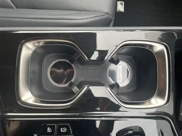 レクサス ＮＸ 350 Fスポーツ 栃木県 2023(令5)年 1.3万km ホワイトノーヴァガラスフレーク ４WD/2.4リッターターボ/寒冷地仕様/パノラミックビューモニター/カラーヘッドアップディスプレイ/パフォーマンスダンパー/NAVI・AI-AVS/ハンズフリーパワーバックドア/Fスポーツ専用本革シート/レクサスセーフティシステム＋/レーダークルーズコントロール/レーントレーシングアシスト/レーンチェンジアシスト/緊急時操舵支援/プリクラッシュセーフティ/プロアクティブドライビングアシスト/オートマチックハイビーム/ドアオープン制御付き安心降車アシスト/フロントクロストラフィックアラート/ブラインドスポットモニター/クリアランスソナー/パーキングサポートブレーキ/ダウンヒルアシスト/パワーシート・シートヒーター・シートベンチレーション(前席)/ステアリングヒーター/AC100V100Wアクセサリーコンセント/14インチディスプレイオーディオ/コネクティッドナビ/フルセグTV/純正ドライブレコーダー(前後)/ETC2.0/純正20インチアルミホイール