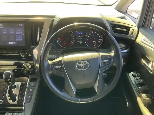 トヨタ アルファード S Cパッケージ 滋賀県 2021(令3)年 3万km ホワイトパールクリスタルシャイン 車検8年9月まで/ファイナルコネクションリミテッドII車高調/トヨタセーフティセンス/ブラインドスポットモニター/パーキングサポートブレーキ/サンルーフ/デジタルインナーミラー/ディスプレイオーディオ/Bluetooth、DVD、CD、Apple CayPlay/バックカメラ/ETC/両側パワースライドドア/純正12.1インチフリップダウンモニター/前ドライブレコーダー/前シートヒーター/ステアリングヒーター/純正3眼LEDヘッドライト/LEDフォグランプ/取扱説明書/保証書