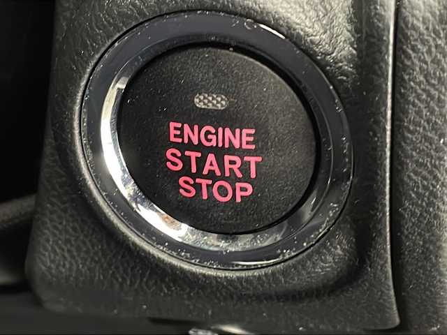 スバル フォレスター スポーツ 宮崎県 2021(令3)年 2.5万km クリスタルホワイトP ワンオーナー/アイサイト/〇プリクラッシュブレーキ/〇ツーリングアシスト/・全車速追従型クルーズコントロール/・車線中央維持・先行車追従操舵機能/〇車線逸脱抑制機能/〇AT誤発進抑制制御/〇AT誤後進抑制制御/〇車線逸脱警報/〇ふらつき警報/〇先行車発進お知らせ/〇定速クルーズコントロール/〇RAB（後退時ブレーキアシスト）/ブラインドスポットモニター/コーナーセンサー/デジタルインナーミラー/純正8インチナビ/フルセグTV/サイド/バックカメラ/ハーフレザーシート/パワーシート/シートヒーター/電動リアゲート/LEDヘッドライト/純正18インチAW/ETC/スマートキー×２/保証書/取扱説明書