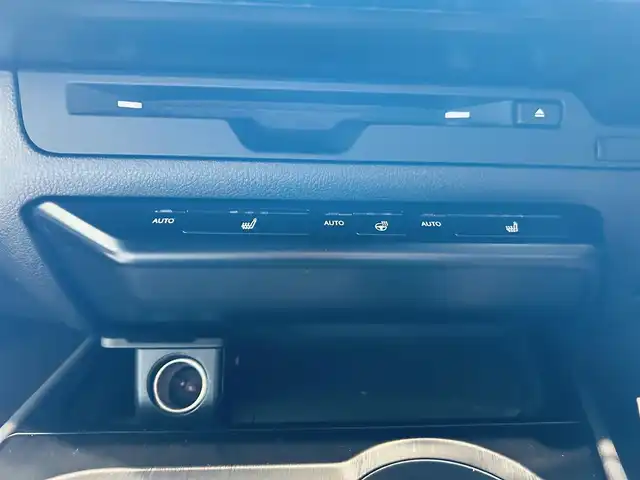 レクサス ＵＸ 250h Fスポーツ 大阪府 2021(令3)年 2.8万km ホワイトノーヴァガラスフレーク 純正ナビ/TV/360度カメラ/ACC/ブラインドスポット/純正18インチAW/LEDヘッドライト/電動リアゲート/クリアランスソナー/レザーシート/パワーシート/シートヒーター/Dシートメモリ/ステアリングヒーター