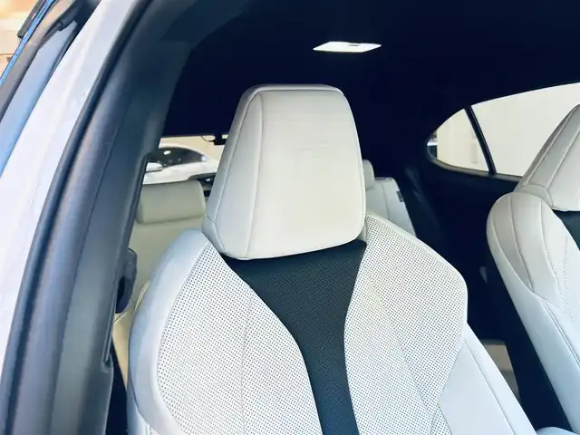 レクサス ＵＸ 250h Fスポーツ 大阪府 2021(令3)年 2.8万km ホワイトノーヴァガラスフレーク 純正ナビ/TV/360度カメラ/ACC/ブラインドスポット/純正18インチAW/LEDヘッドライト/電動リアゲート/クリアランスソナー/レザーシート/パワーシート/シートヒーター/Dシートメモリ/ステアリングヒーター