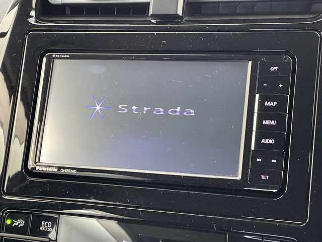 トヨタ プリウス Sセーフティプラス 新潟県 2017(平29)年 12.4万km ホワイトパールクリスタルシャイン SDメモリナビ/　（フルセグ、CD、DVD、Bluetooth）/ステアリングリモコン/純正ビルトインETC/クルーズコントロール/パーキングアシスト/レーンキープアシスト/LDA/ヘッドアップディスプレイ/プッシュスタート/スマートキー/オートLEDライト/オートマチックハイビーム/純正フロアマット/純正サイド・リアエアロ/社外アルミホイール/前後コーナーセンサー/盗難防止装置