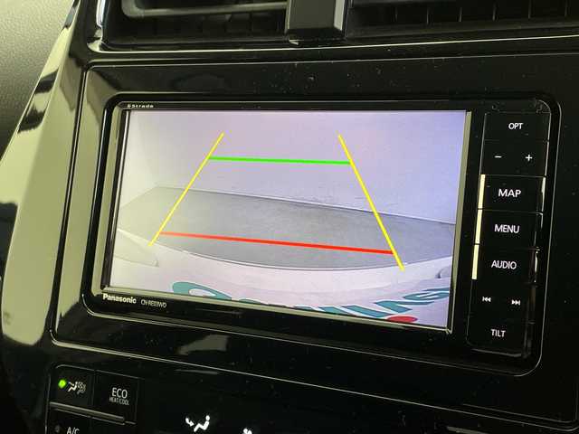 トヨタ プリウス Sセーフティプラス 新潟県 2017(平29)年 12.4万km ホワイトパールクリスタルシャイン SDメモリナビ/　（フルセグ、CD、DVD、Bluetooth）/ステアリングリモコン/純正ビルトインETC/クルーズコントロール/パーキングアシスト/レーンキープアシスト/LDA/ヘッドアップディスプレイ/プッシュスタート/スマートキー/オートLEDライト/オートマチックハイビーム/純正フロアマット/純正サイド・リアエアロ/社外アルミホイール/前後コーナーセンサー/盗難防止装置