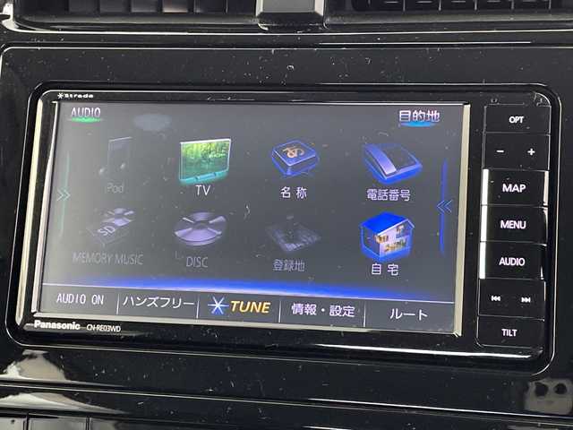 トヨタ プリウス Sセーフティプラス 新潟県 2017(平29)年 12.4万km ホワイトパールクリスタルシャイン SDメモリナビ/　（フルセグ、CD、DVD、Bluetooth）/ステアリングリモコン/純正ビルトインETC/クルーズコントロール/パーキングアシスト/レーンキープアシスト/LDA/ヘッドアップディスプレイ/プッシュスタート/スマートキー/オートLEDライト/オートマチックハイビーム/純正フロアマット/純正サイド・リアエアロ/社外アルミホイール/前後コーナーセンサー/盗難防止装置