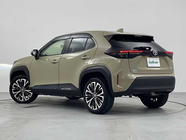 トヨタ ヤリスクロス ハイブリッド Z 愛知県 2021(令3)年 5.6万km ベージュ 純正ナビ/パノラミックビューモニター/フルセグTV・Bluetooth・AM・FM/純正18インチアルミホイール/合皮＋ツィード調ファブリックシート/運転席パワーシート/運転席助手席シートヒーター/純正フロアマット/Toyota Safety Sense/BSM/RCTA/プリクラッシュセーフティ/レーントレーシングアシスト/レーダークルーズコントロール/オートマチックハイビーム/ロードサインアシスト/発進遅れ告知/インテリジェントクリアランスソナー/パーキングサポートブレーキ/車両接近通報/横滑り防止/ドライブスタートコントロール/ヒルスタートアシスト/ISOFIX/フルLEDヘッドライト/オートライト/革巻きステアリング/ステアリングヒーター/スマートキー/プッシュスタート/イモビライザー/スペアキー1本/取扱説明書