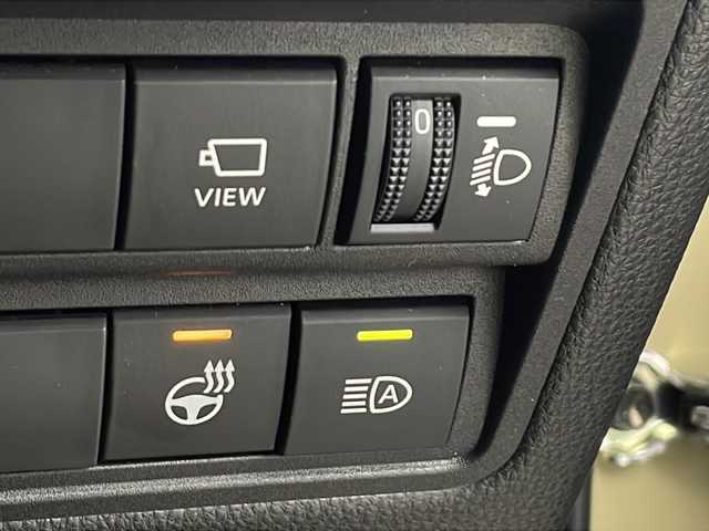 トヨタ ヤリスクロス ハイブリッド Z 愛知県 2021(令3)年 5.6万km ベージュ 純正ナビ/パノラミックビューモニター/フルセグTV・Bluetooth・AM・FM/純正18インチアルミホイール/合皮＋ツィード調ファブリックシート/運転席パワーシート/運転席助手席シートヒーター/純正フロアマット/Toyota Safety Sense/BSM/RCTA/プリクラッシュセーフティ/レーントレーシングアシスト/レーダークルーズコントロール/オートマチックハイビーム/ロードサインアシスト/発進遅れ告知/インテリジェントクリアランスソナー/パーキングサポートブレーキ/車両接近通報/横滑り防止/ドライブスタートコントロール/ヒルスタートアシスト/ISOFIX/フルLEDヘッドライト/オートライト/革巻きステアリング/ステアリングヒーター/スマートキー/プッシュスタート/イモビライザー/スペアキー1本/取扱説明書