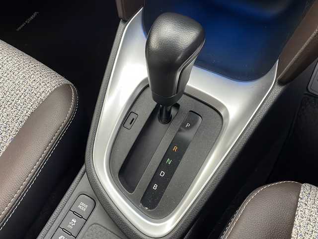 トヨタ ヤリスクロス ハイブリッド Z 愛知県 2021(令3)年 5.6万km ベージュ 純正ナビ/パノラミックビューモニター/フルセグTV・Bluetooth・AM・FM/純正18インチアルミホイール/合皮＋ツィード調ファブリックシート/運転席パワーシート/運転席助手席シートヒーター/純正フロアマット/Toyota Safety Sense/BSM/RCTA/プリクラッシュセーフティ/レーントレーシングアシスト/レーダークルーズコントロール/オートマチックハイビーム/ロードサインアシスト/発進遅れ告知/インテリジェントクリアランスソナー/パーキングサポートブレーキ/車両接近通報/横滑り防止/ドライブスタートコントロール/ヒルスタートアシスト/ISOFIX/フルLEDヘッドライト/オートライト/革巻きステアリング/ステアリングヒーター/スマートキー/プッシュスタート/イモビライザー/スペアキー1本/取扱説明書