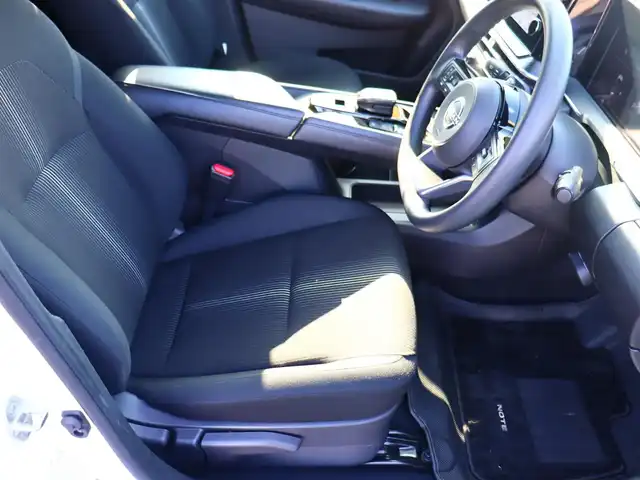 日産 ノート X 福島県 2022(令4)年 0.7万km ピュアホワイトパール  純 正 ナ ビ・フ ル セ グ T V/ ア ラ ウ ン ド ビ ュ ー モ ニ タ ー/ デ ジ タ ル イ ン ナ ー ミ ラ ー/ ド ラ イ ブ レ コ ー ダ ー/ プ ロ パ イ ロ ッ ト/ 置 く だ け 充 電/ E         T         C/ イ ン テ リ キ ー/ フ ォ グ ラ ン プ/ 新　車　保　証　書